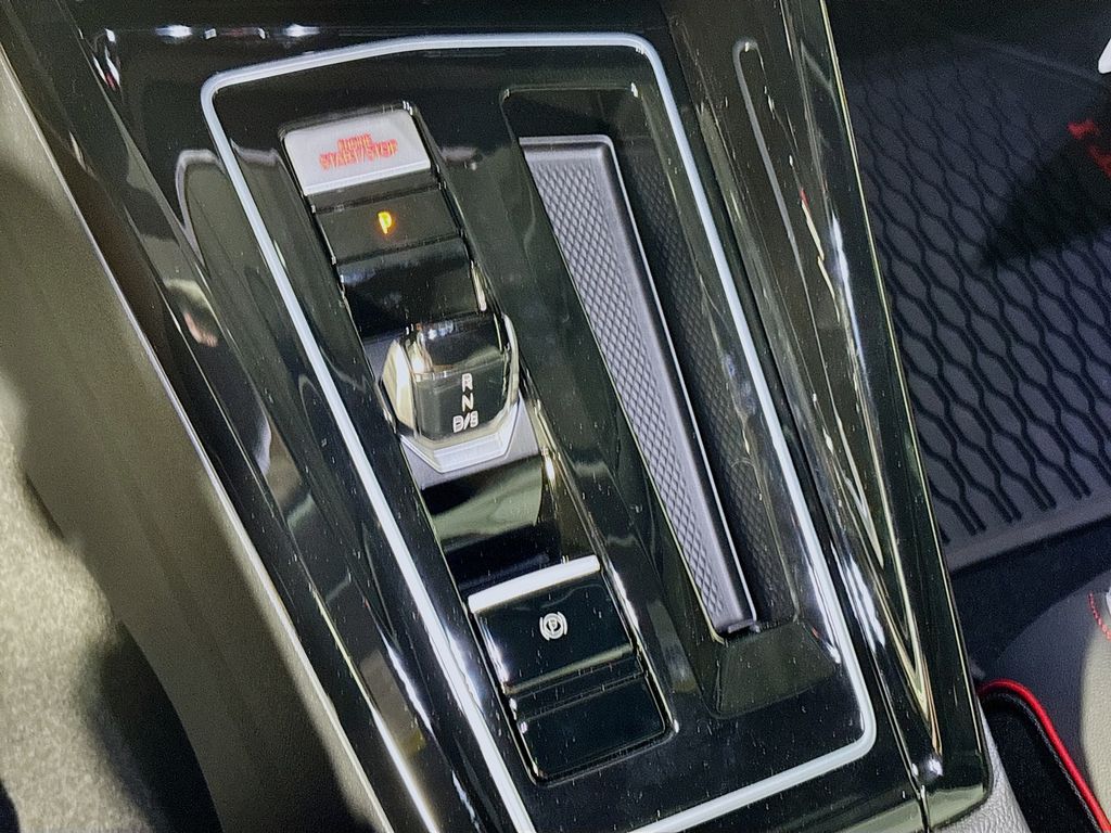 2025 Volkswagen Golf GTI 2.0T SE