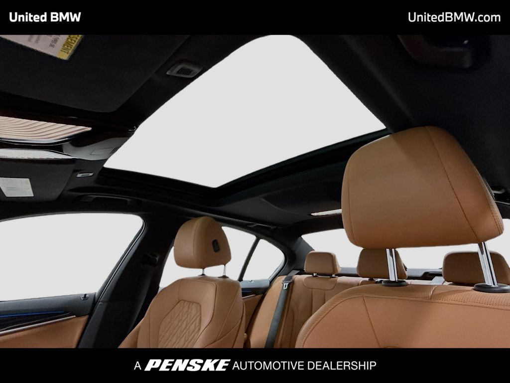 Thumbnail: 2023 BMW 5 Series - 12