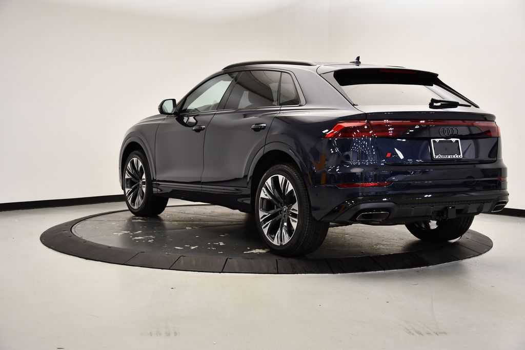 2025 Audi Q8  3