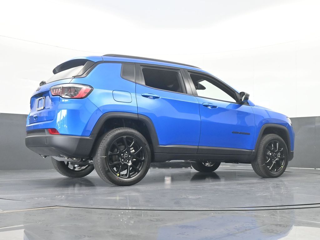 New 2026 Hydro Blue Pearlcoat Jeep Latitude image 60