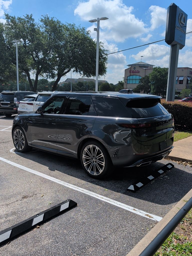 Thumbnail: 2024 Land Rover Range Rover Sport - 3