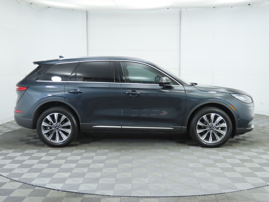 2022 Lincoln Corsair Reserve 4