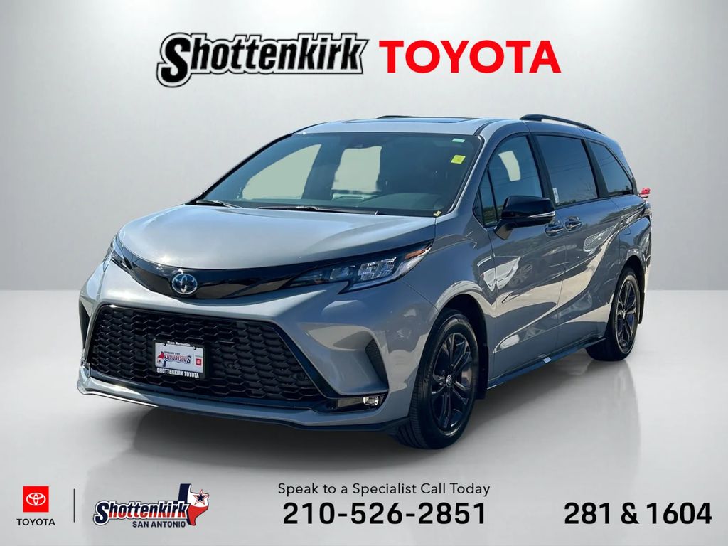 2025 Toyota Sienna XSE 7-Passenger AWD