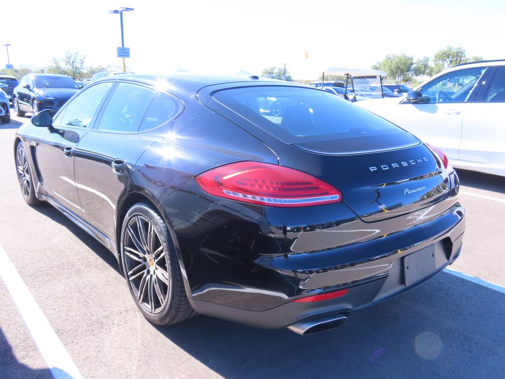 Thumbnail: 2016 Porsche Panamera - 4