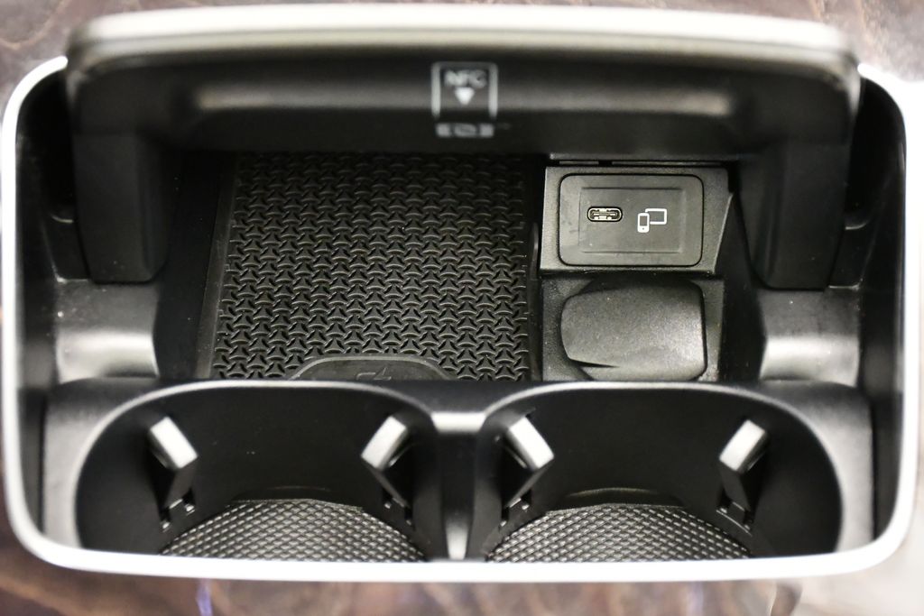 Thumbnail: 2023 Mercedes-Benz E-Class - 32