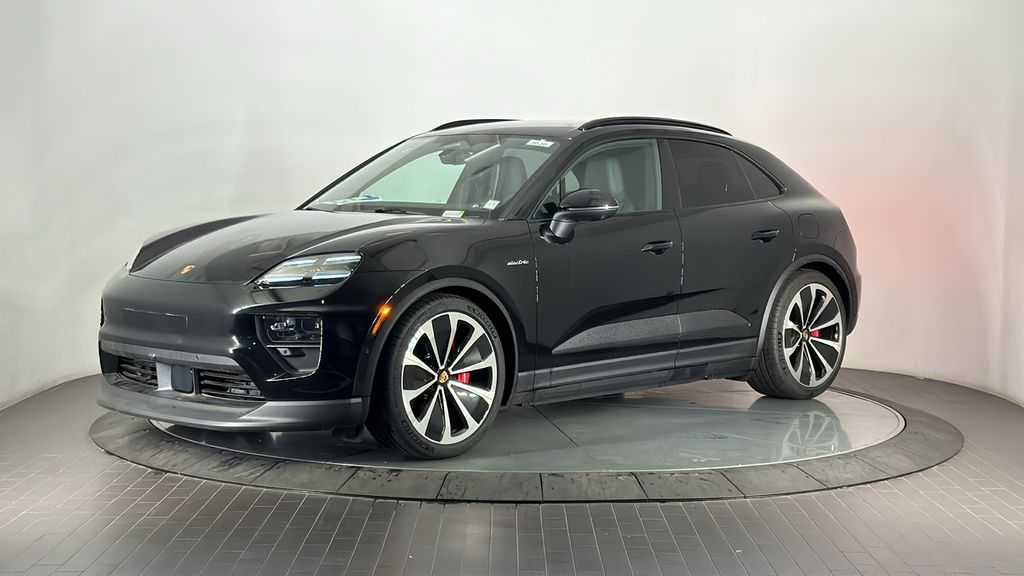 Thumbnail: 2025 Porsche Macan - 1