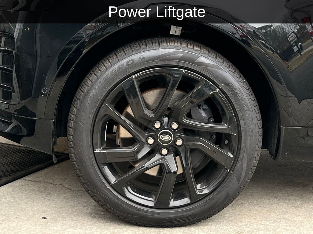 2023 Land Rover Discovery S R-Dynamic photo