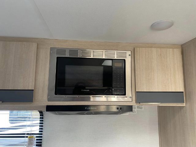 2024 White / Black Prime Time Tracer 270BHSLE Travel Trailer