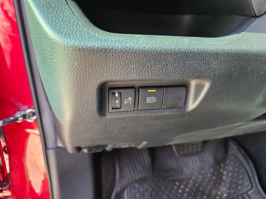 Thumbnail: 2020 Toyota RAV4 - 17