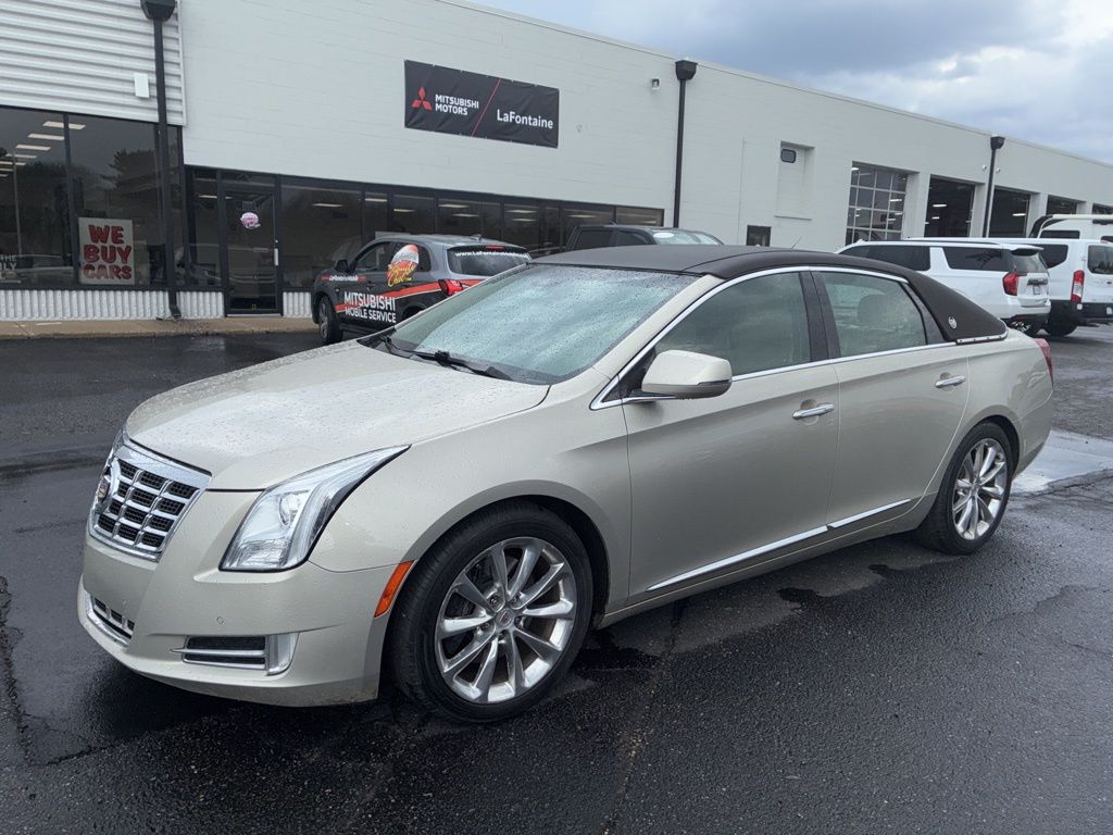 Silver Coast Metallic 2013 Cadillac XTS Luxury FWD Sedan Front-Wheel Drive 6-Speed Automatic