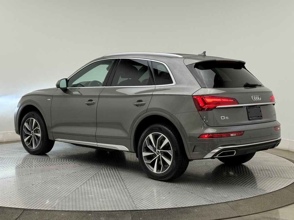 Thumbnail: 2023 Audi Q5 - 10