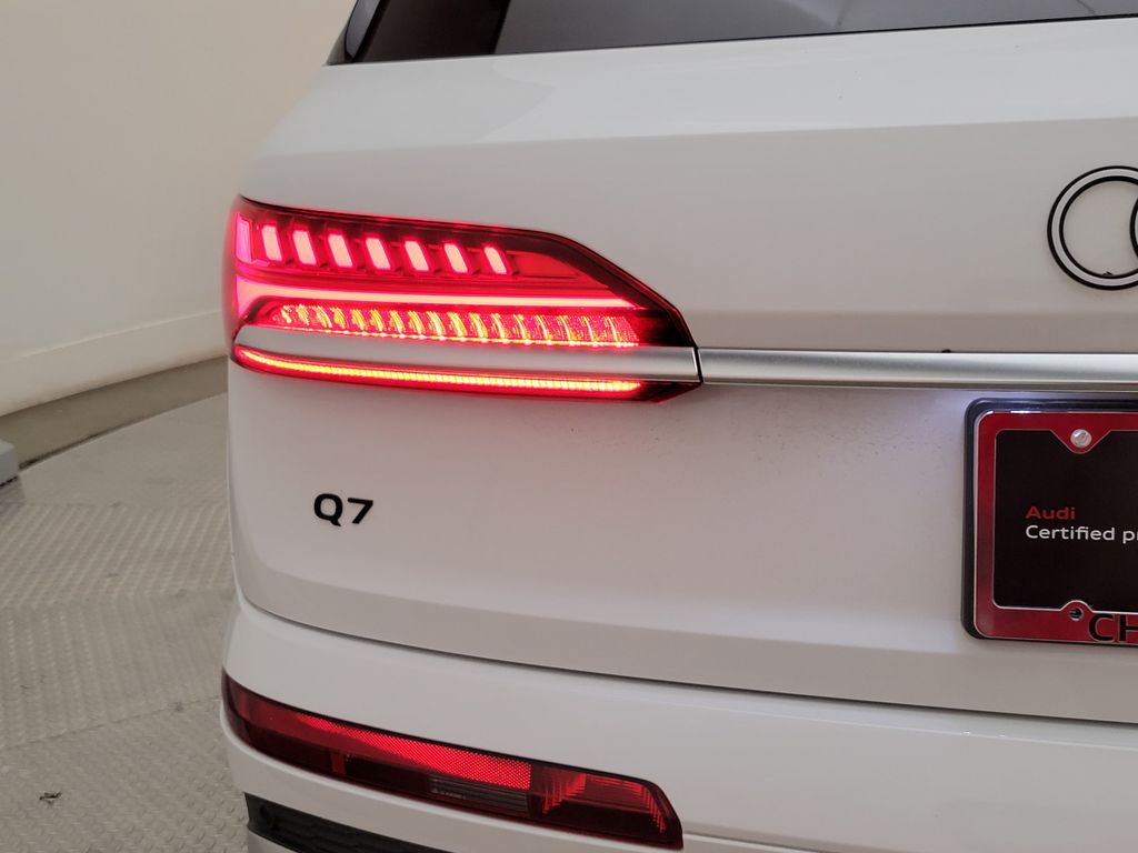 Thumbnail: 2026 Audi Q7 - 9