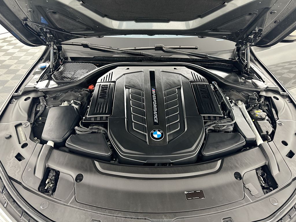 2019 BMW 7 Series M760i xDrive 31