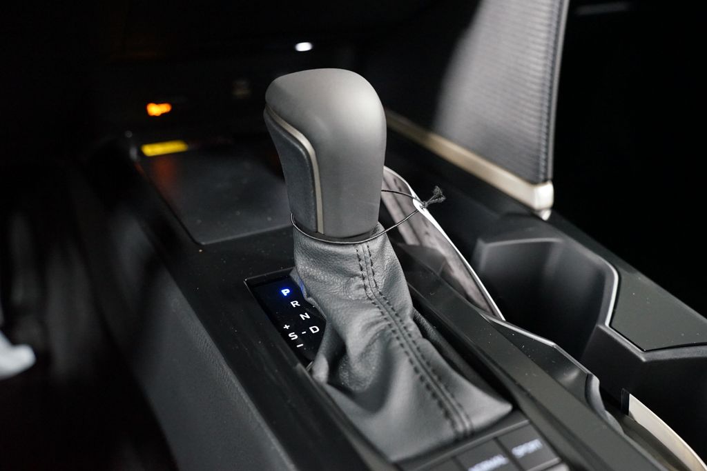 Thumbnail: 2025 Toyota Camry - 22