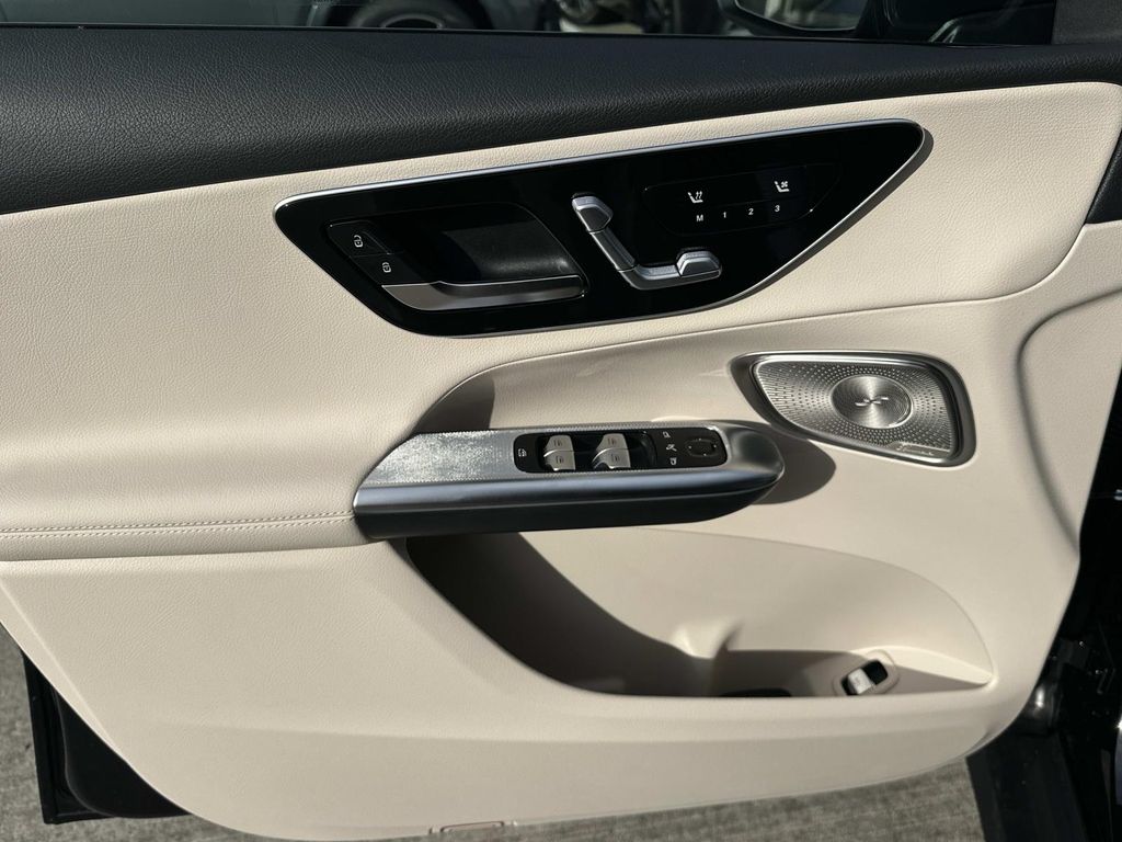 Thumbnail: 2026 Mercedes-Benz GLC - 17