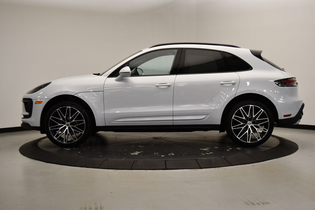 2024 Porsche Macan T 2