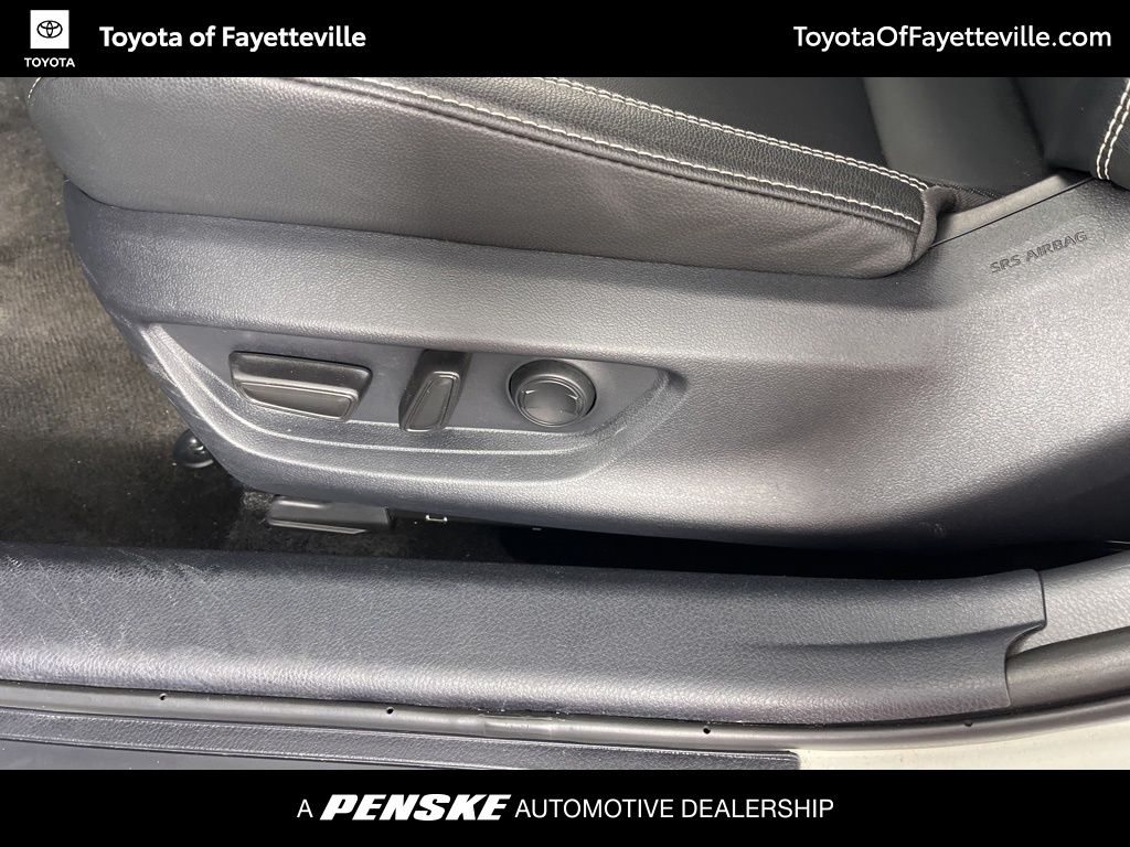 Thumbnail: 2025 Toyota Camry - 22