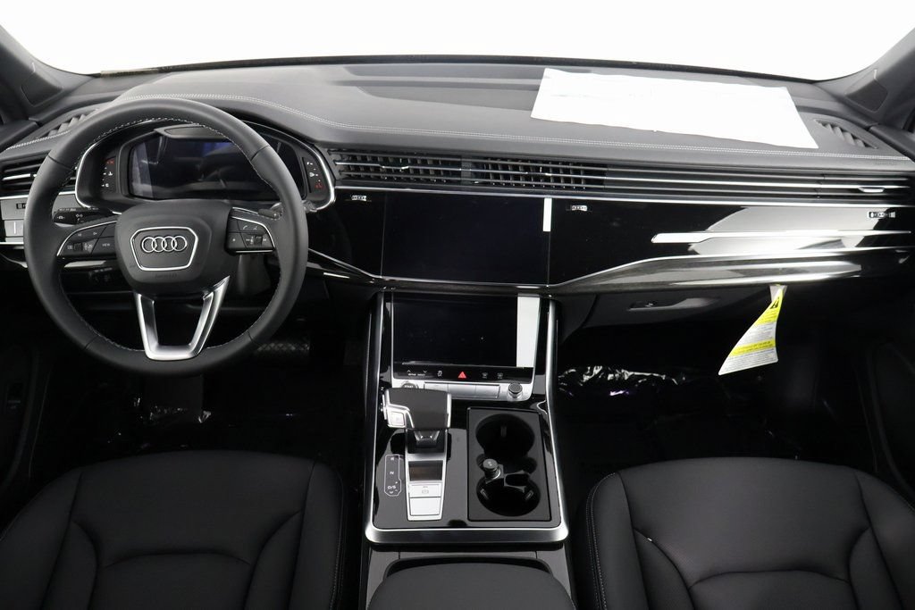 Thumbnail: 2026 Audi Q7 - 4