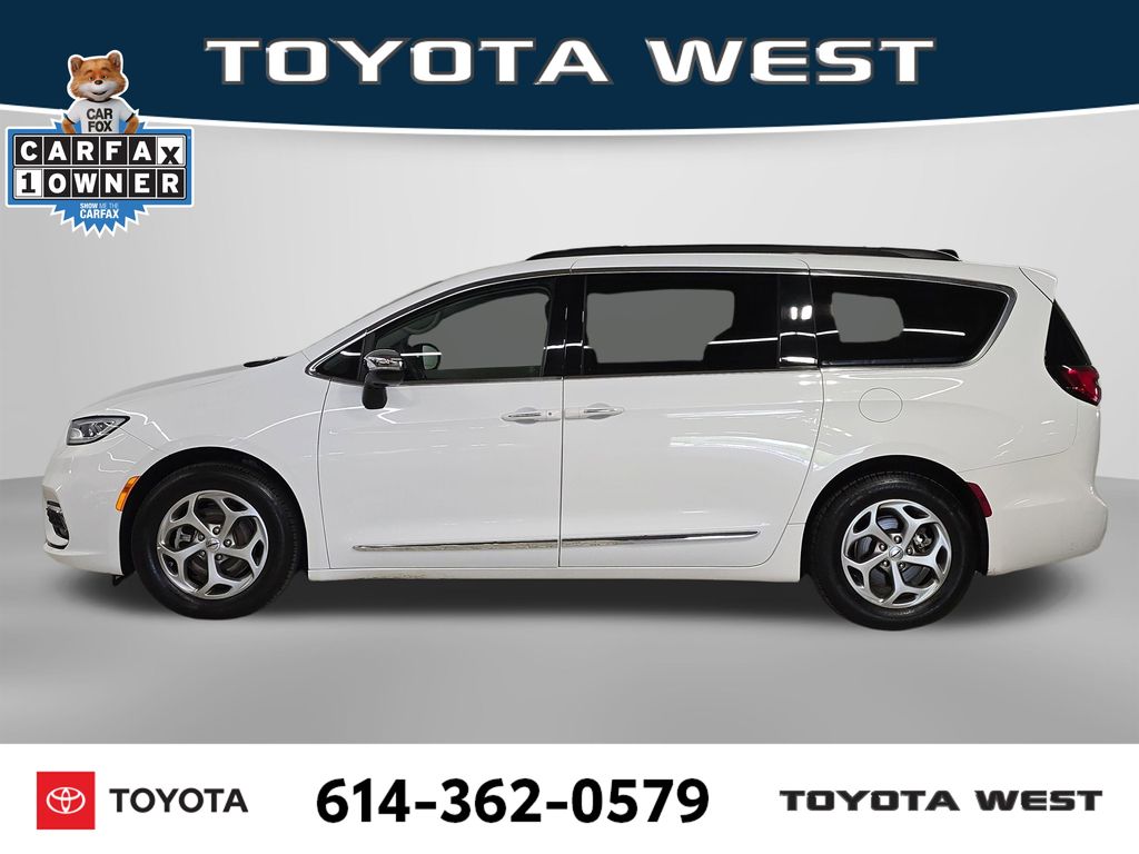 Used 2023 White Chrysler Limited image 10