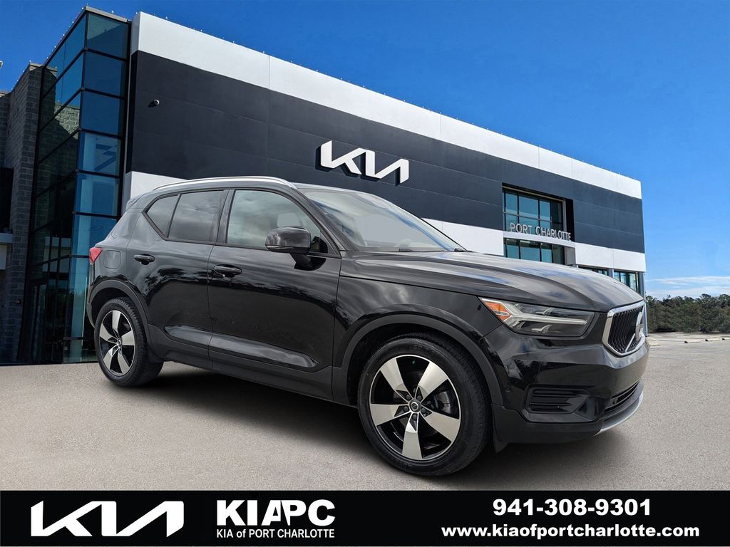 Black / Stone 2019 Volvo XC40 T5 Momentum AWD SUV / Crossover All-Wheel Drive Automatic