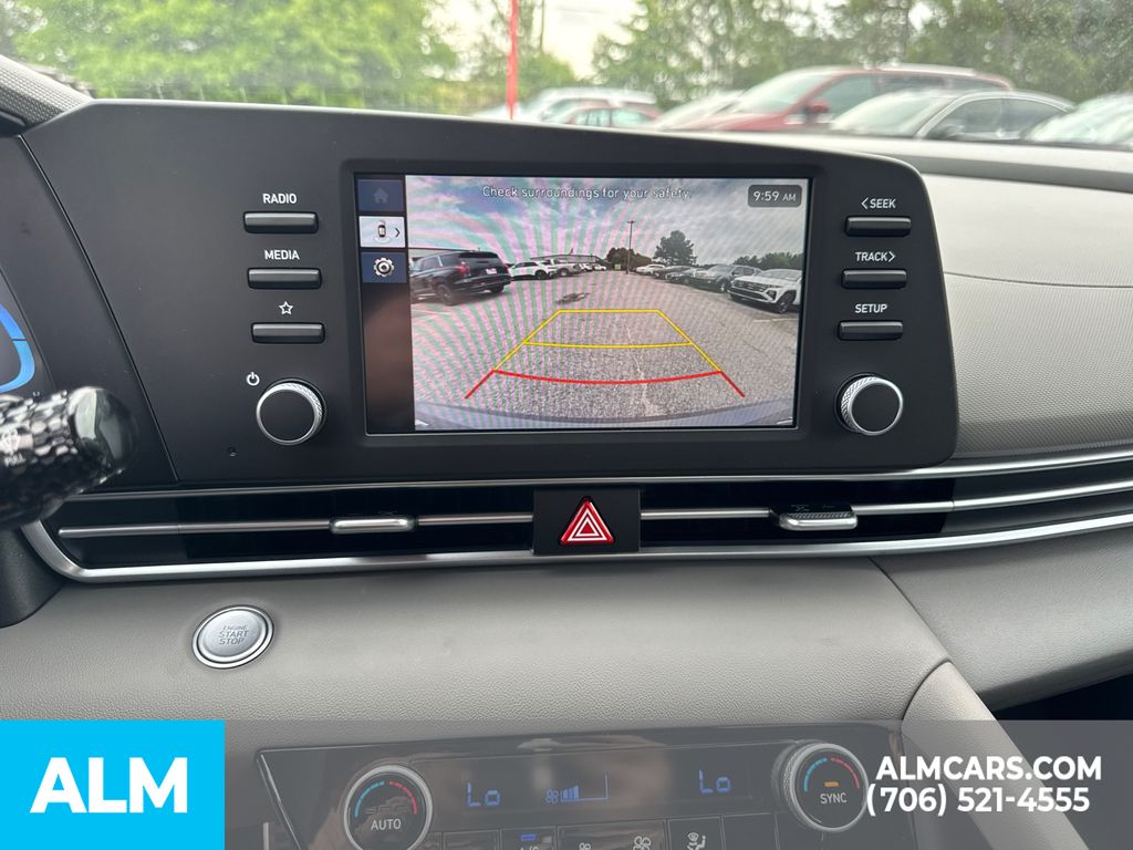 2025 Hyundai Elantra SEL Sport photo 20