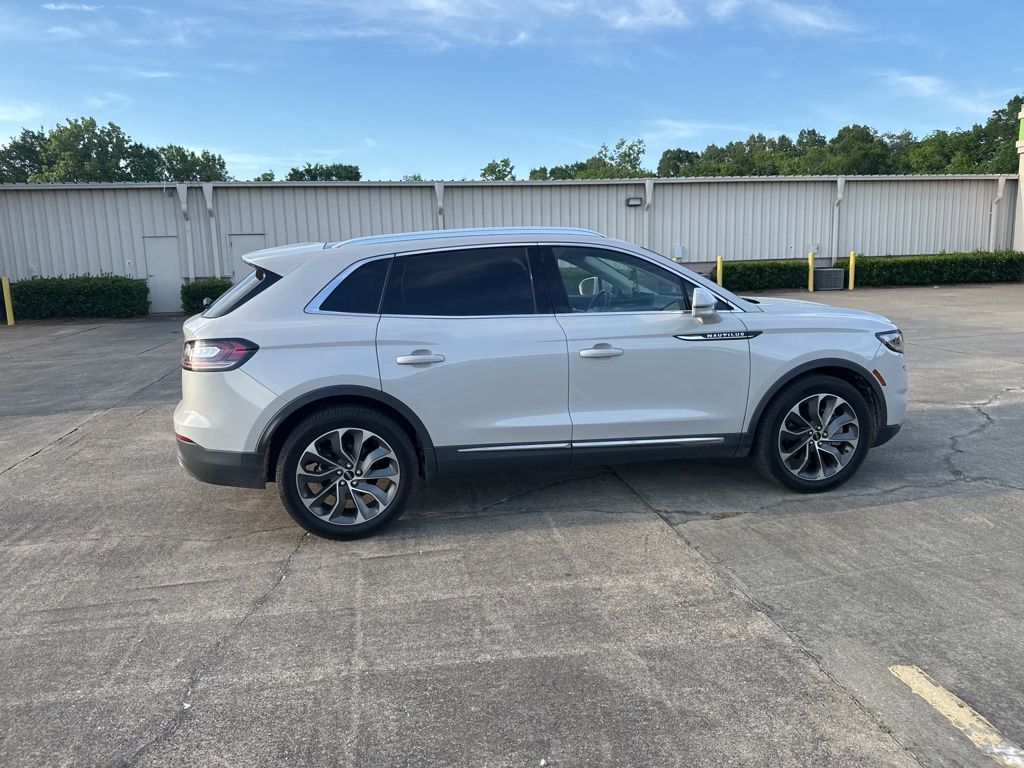 2022 Ceramic Pearl Metallic Tinted Clearcoat Lincoln Nautilus Reserve FWD SUV