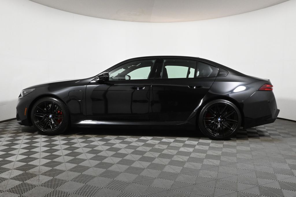 Thumbnail: 2025 BMW M5 - 2