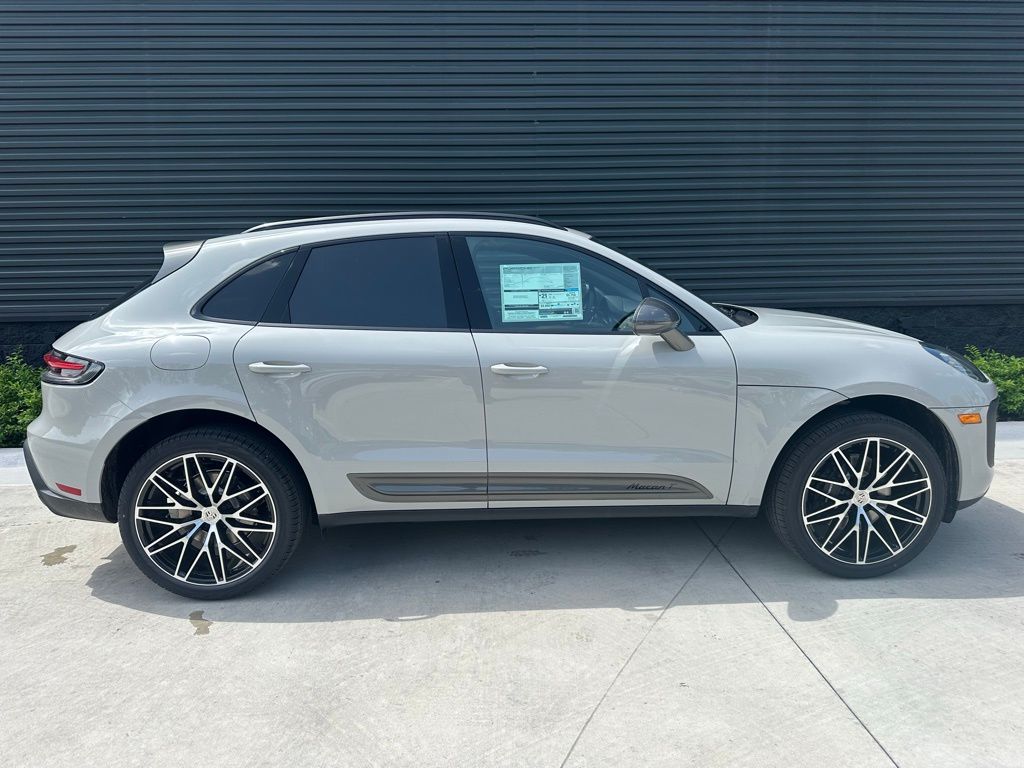 Thumbnail: 2025 Porsche Macan - 6