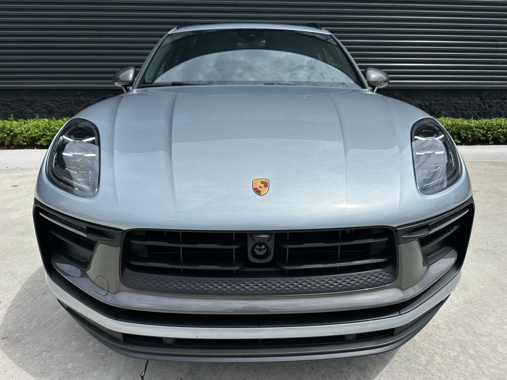 Thumbnail: 2025 Porsche Macan - 7