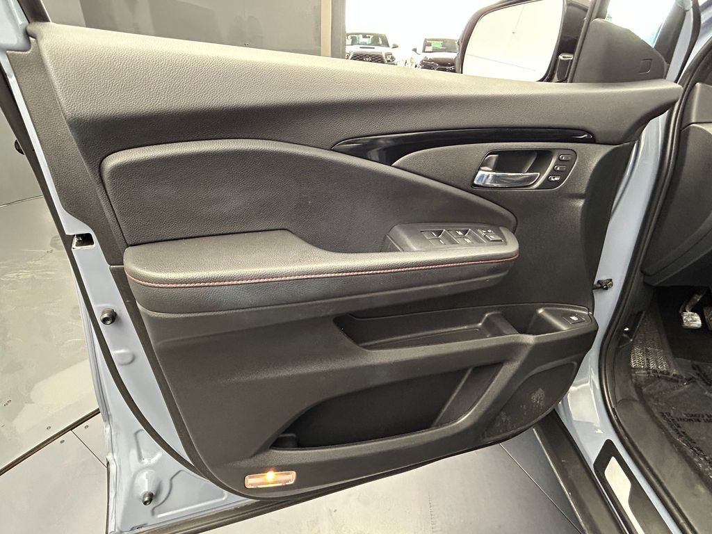 Used 2024 Gray Pearl Honda Black Edition image 11