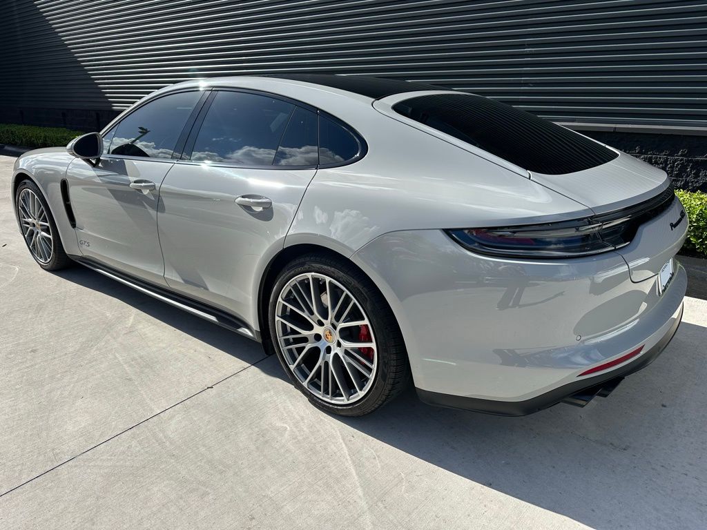 Thumbnail: 2023 Porsche Panamera - 3