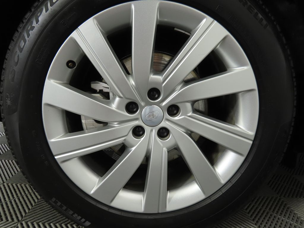 Thumbnail: 2025 Land Rover Range Rover - 31