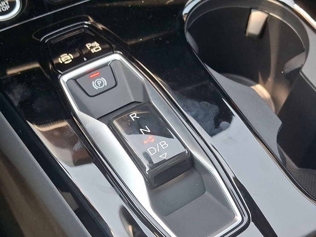 2025 Audi e-tron Premium 12