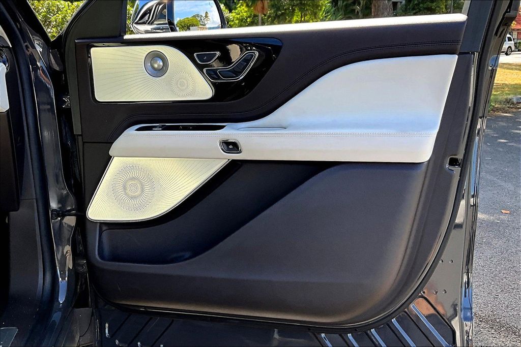 Used 2022 Gray Lincoln Black Label image 19