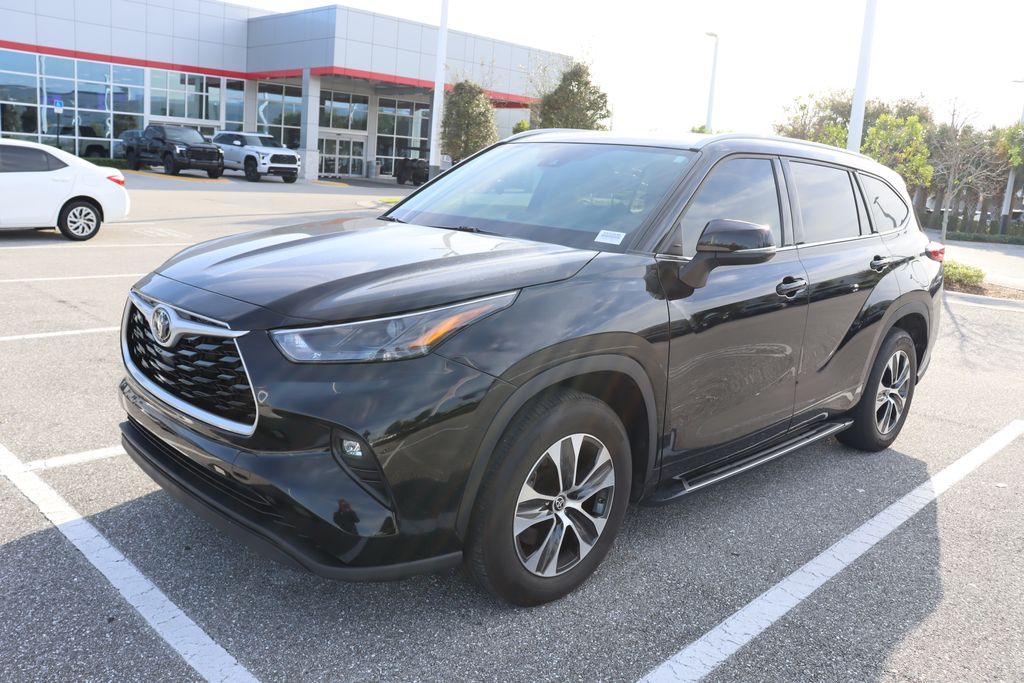 2022 Toyota Highlander XLE -
                West Palm Beach, FL