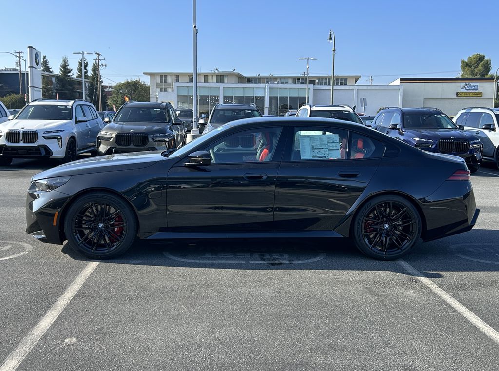 Thumbnail: 2026 BMW M5 - 2