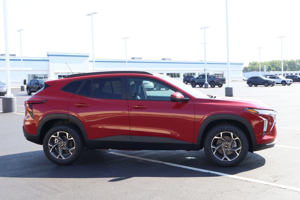 Thumbnail: 2026 Chevrolet Trax - 7