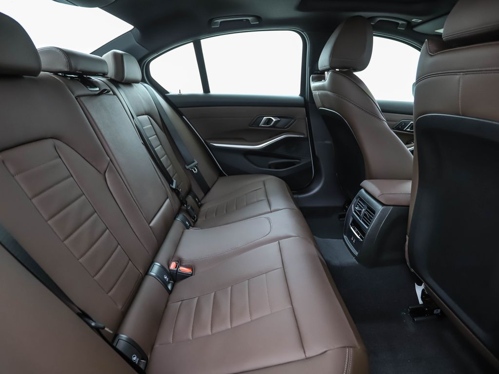 Thumbnail: 2025 BMW 3 Series - 28