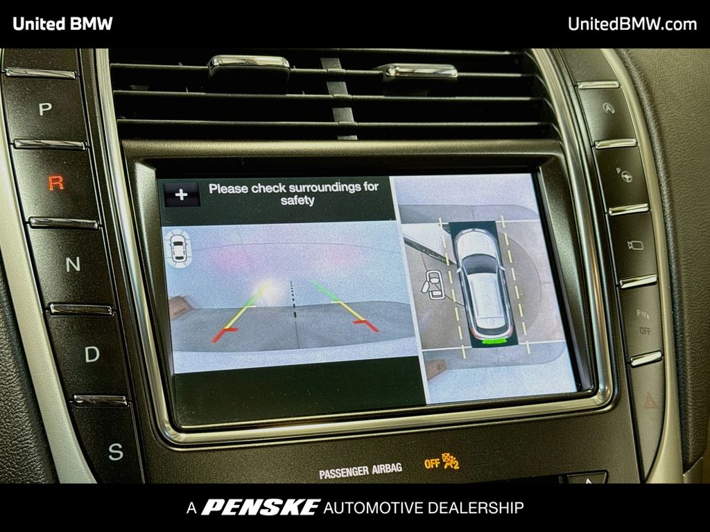 Thumbnail: 2019 Lincoln Nautilus - 16
