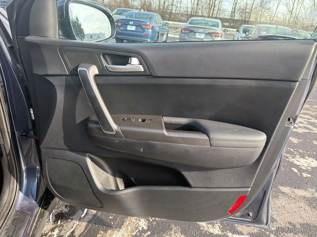 Thumbnail: 2020 Kia Sportage - 25