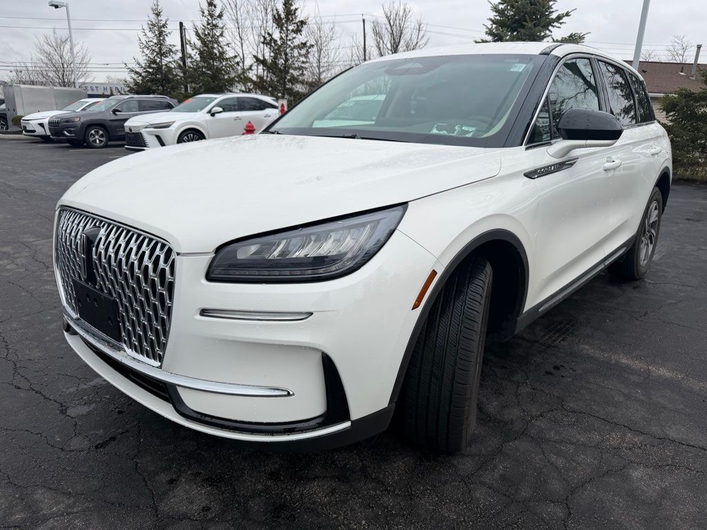 Used 2023 White Lincoln Standard image 2