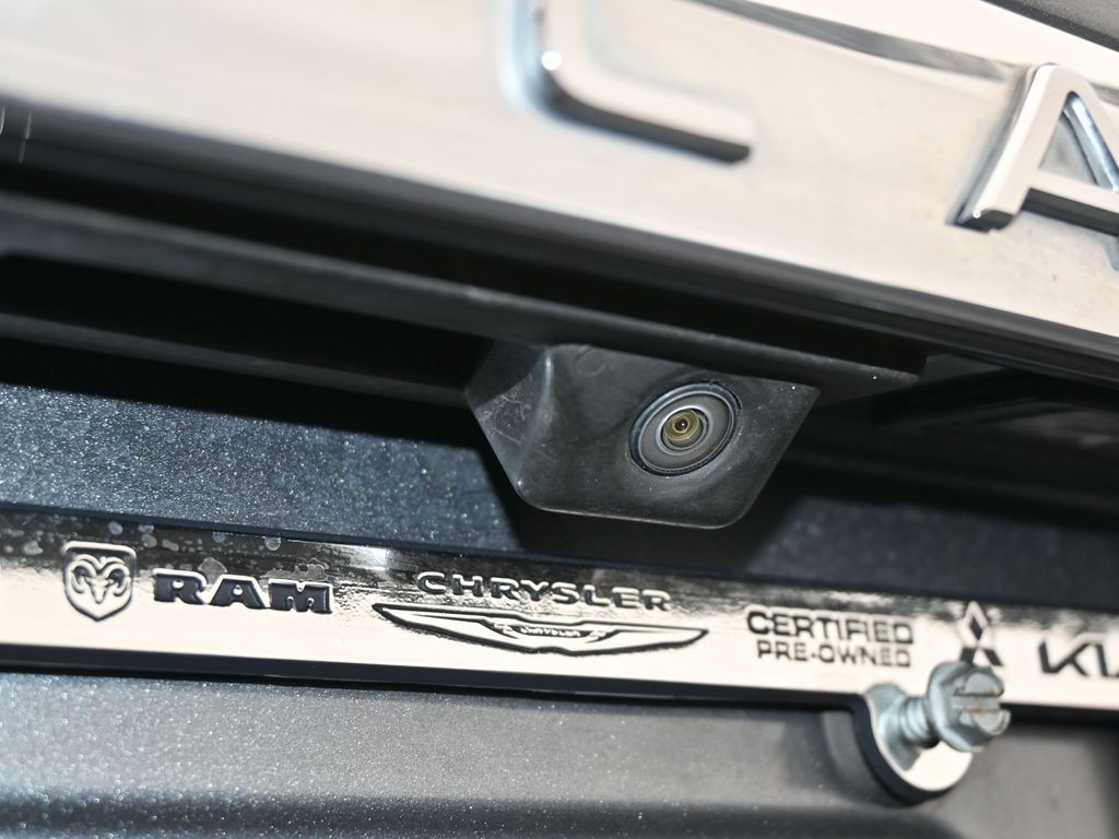 Used 2021 Gray Volkswagen 3.6L V6 SE w/Technology image 33