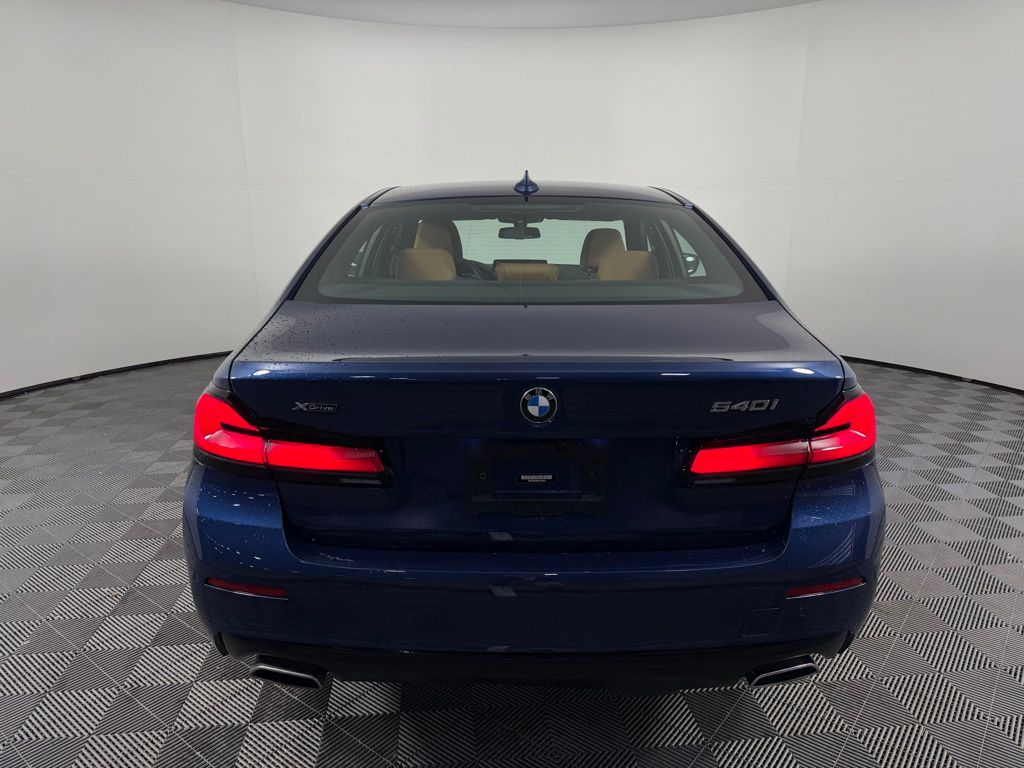 Thumbnail: 2023 BMW 5 Series - 6