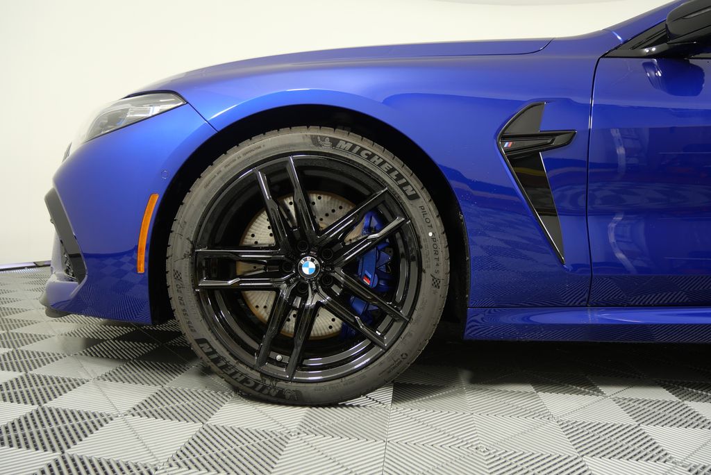 2025 BMW M8 Competition 9