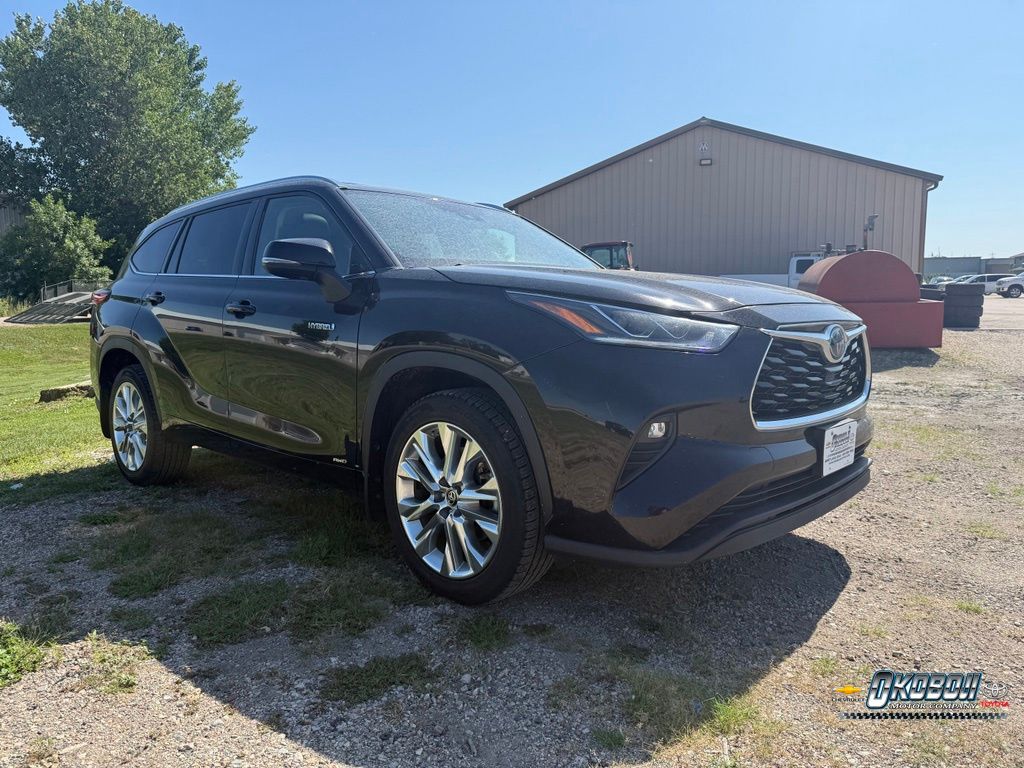 Amber 2020 Toyota Highlander Hybrid SUV / Crossover All-Wheel Drive Continuously Variable Transmission