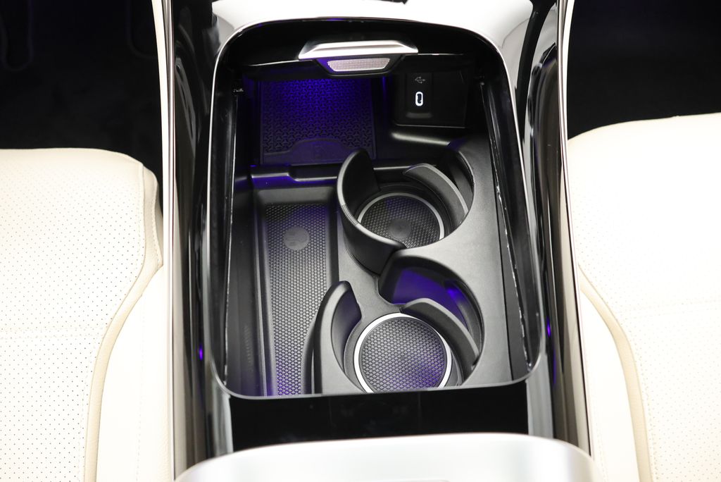 Thumbnail: 2027 Mercedes-Benz GLC - 28