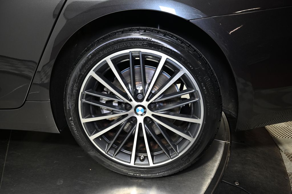 Thumbnail: 2022 BMW 5 Series - 12