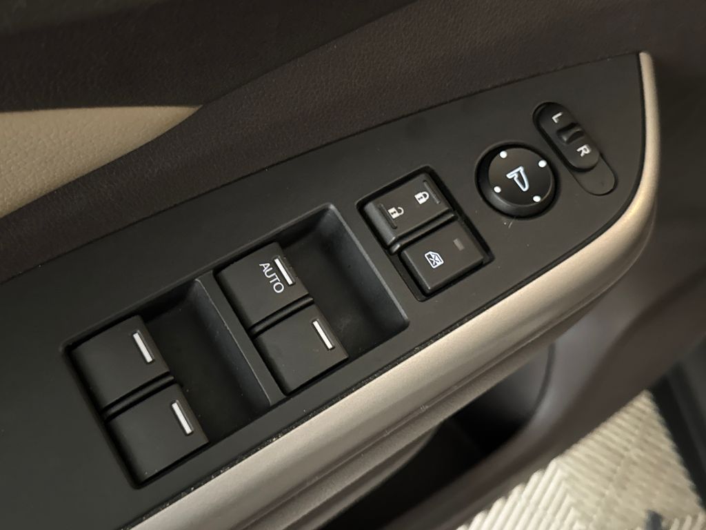 Used 2014  Honda EX-L image 16