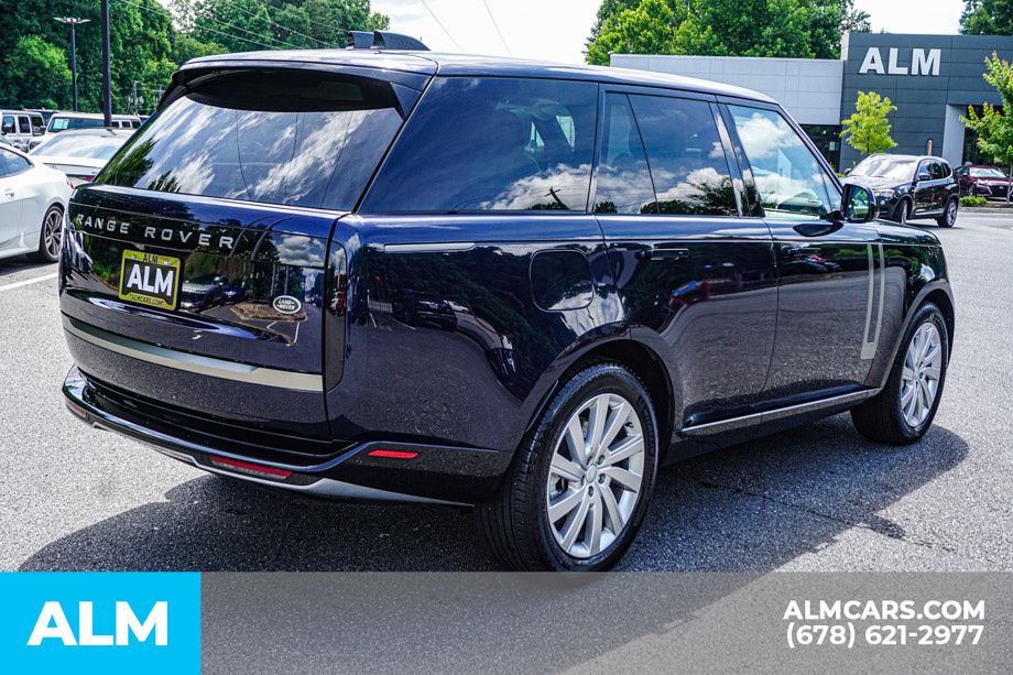 Used 2023 Blue Land Rover SE image 6