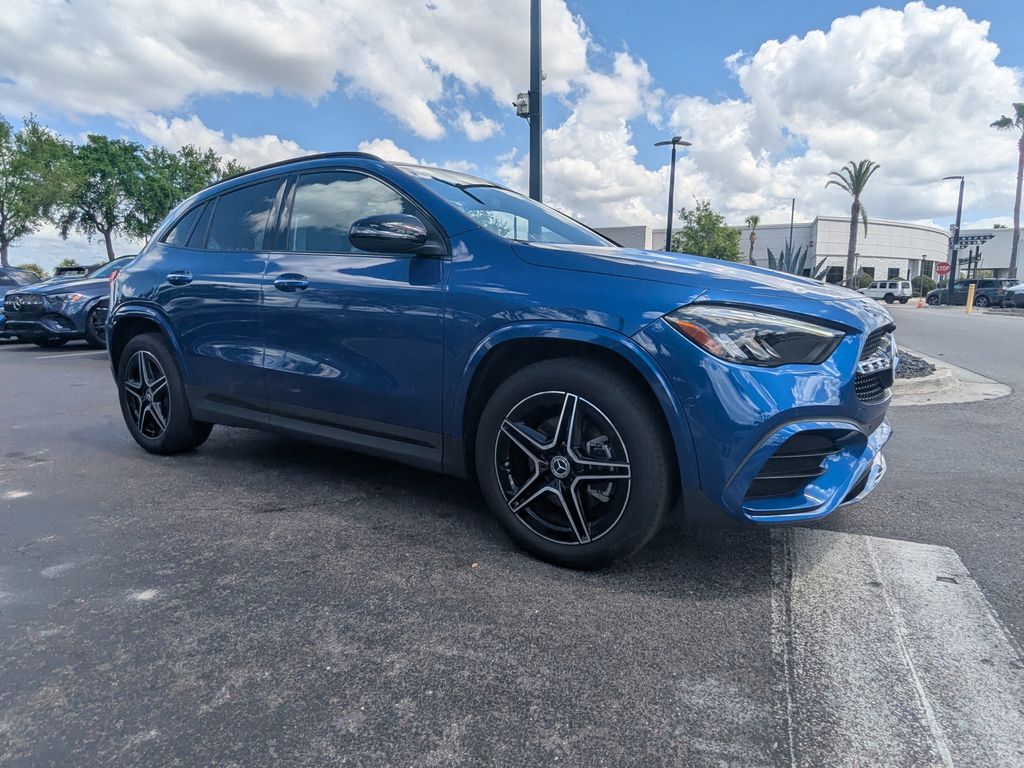 Starling Blue Metallic 2024 Mercedes-Benz GLA 250 FWD SUV / Crossover Front-Wheel Drive 8-Speed Dual Clutch